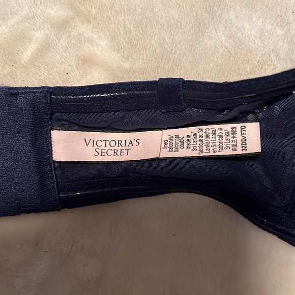Victoria’s Secret Lined Balconet Strapless Lace Bra in Blue 32DD - Picture 5 of 7